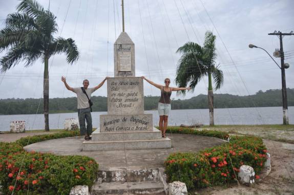 Monumento que marca o início do Brasil, em Oiapoque - AP